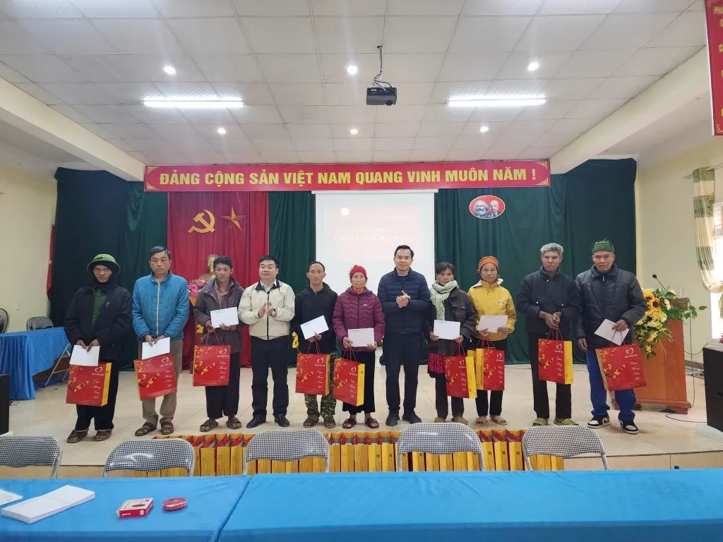 Thành viên VinClub đồng hành cùng bà con Sơn La đón Tết đong đầy