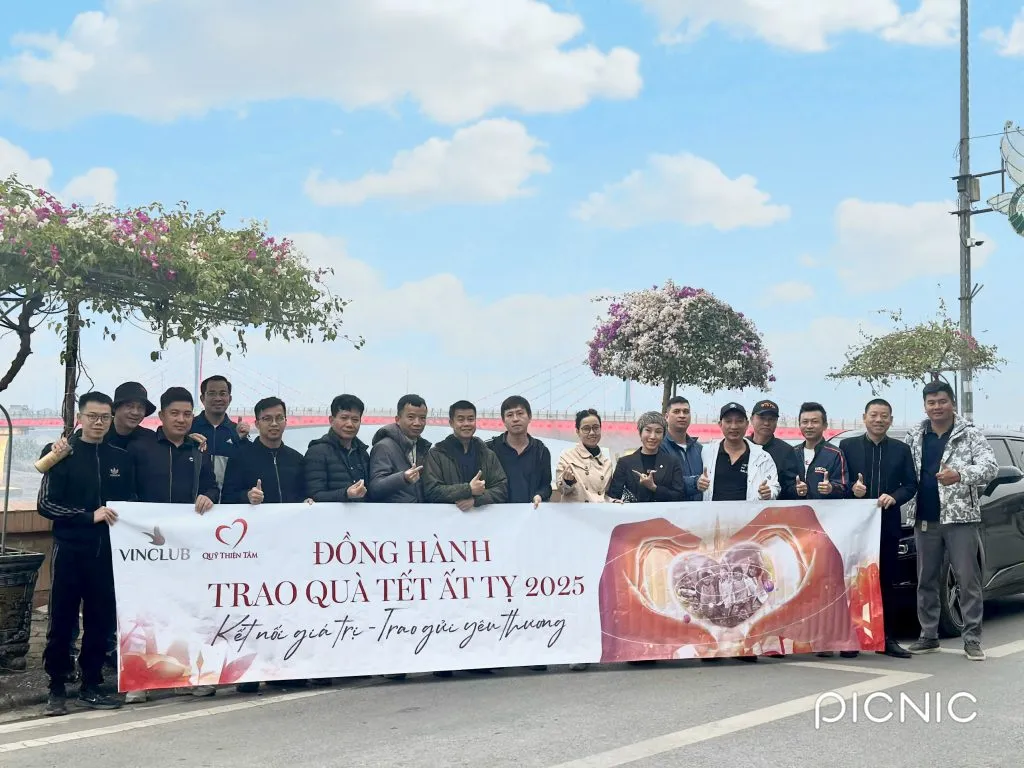 Thành viên VinClub mang xuân yêu thương tới tỉnh Hòa Bình