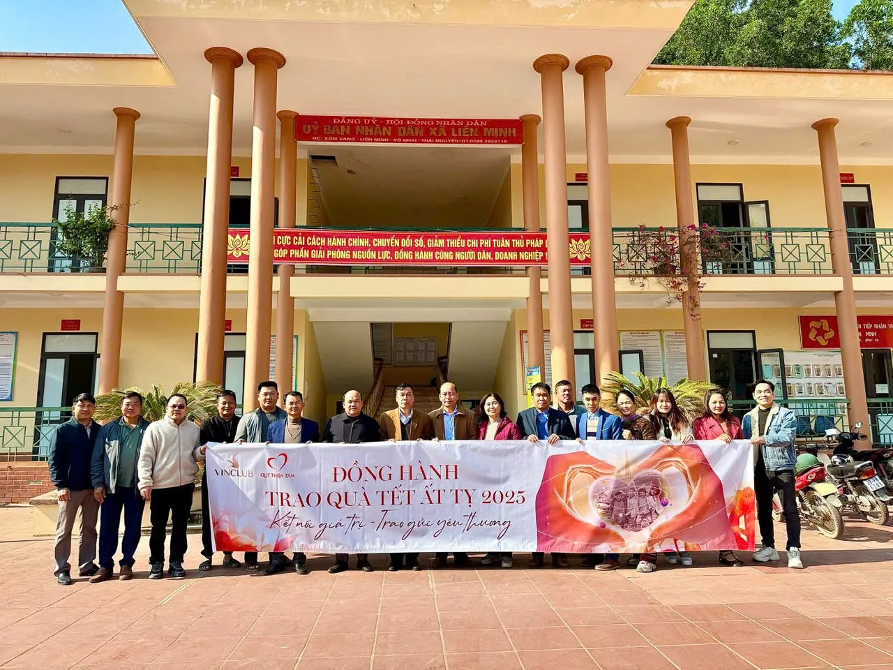 Thành viên VinClub trao 5000 phần quà tại Thái Nguyên trước thềm Tết Ất Tỵ 2025