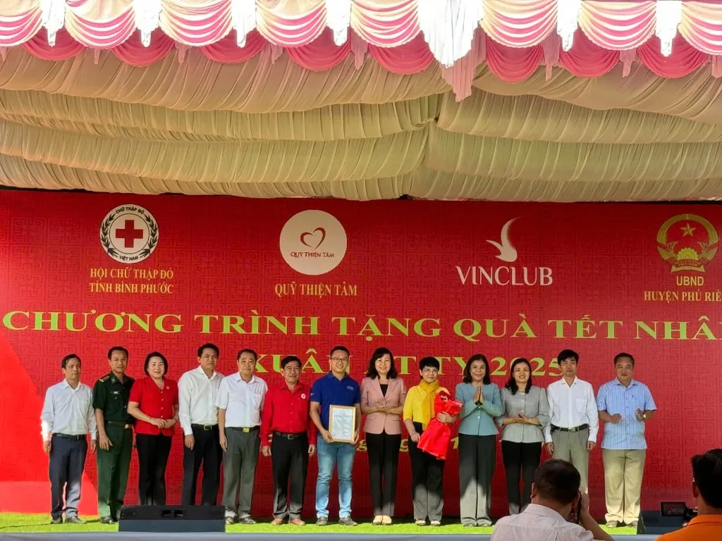 Trao gửi yêu thương đến bà con có hoàn cảnh khó khăn tại Bình Phước
