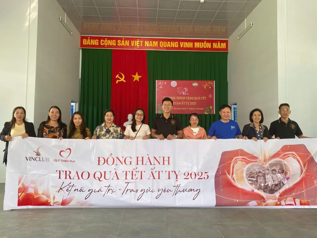 VinClub trao 1.500 phần quà cho bà con khó khăn ở An Giang