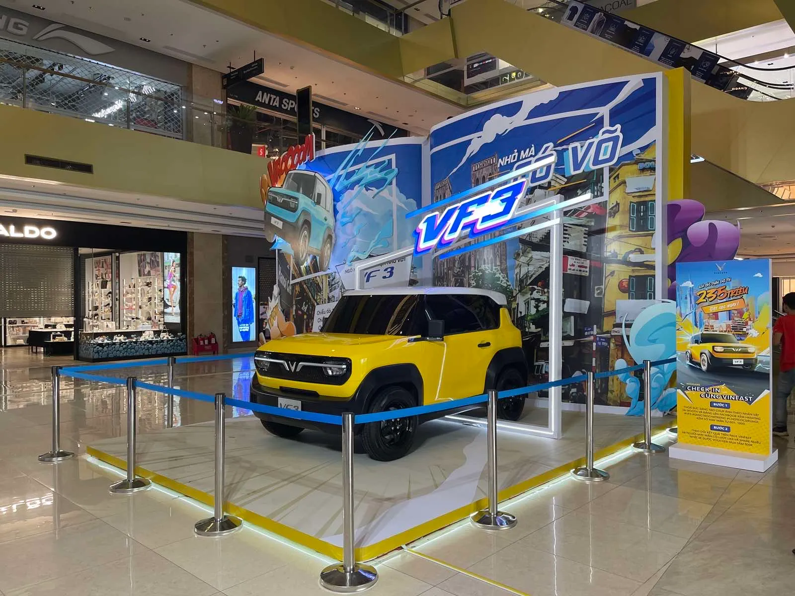 Xem trưng bày VinFast VF 3 tại Hà Nội